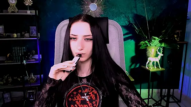 MonicaLowes' Live XXX Chat