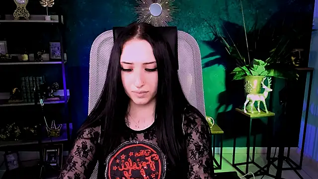 MonicaLowes live XXX chat