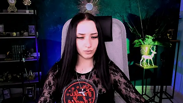 MonicaLowes Chat XXX in diretta