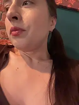Holly_Play live XXX chat