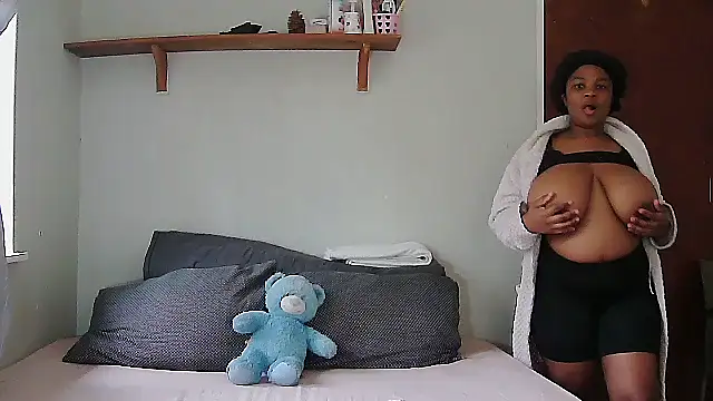 XxxPlumieSweetxxX Adlı Modelin Canlı XXX Sohbeti