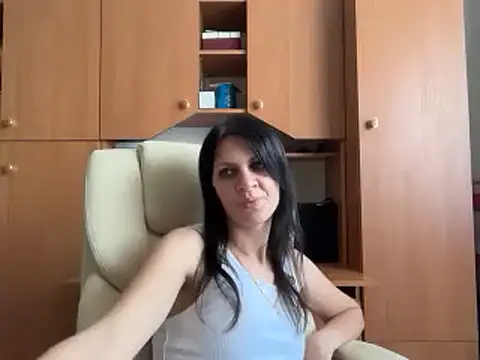 InjaAtHome live XXX chat