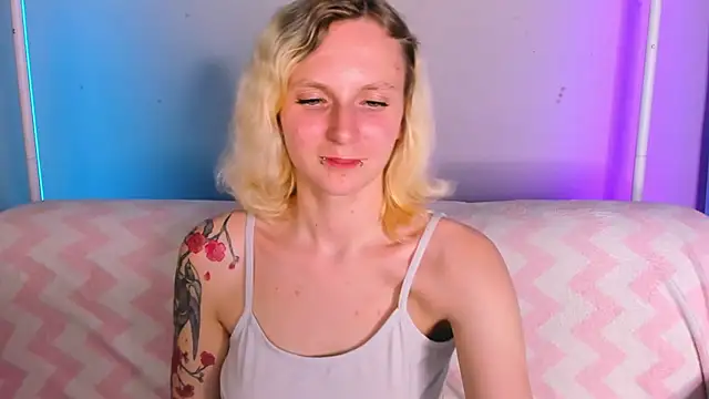 LikiLipsn Live XXX chat