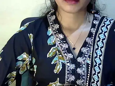 Shab_M Adlı Modelin Canlı XXX Sohbeti