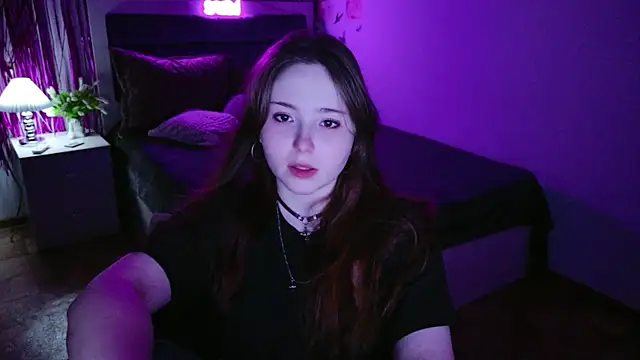 AliceFervent Adlı Modelin Canlı XXX Sohbeti