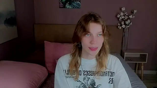 Emily_Cartex Adlı Modelin Canlı XXX Sohbeti