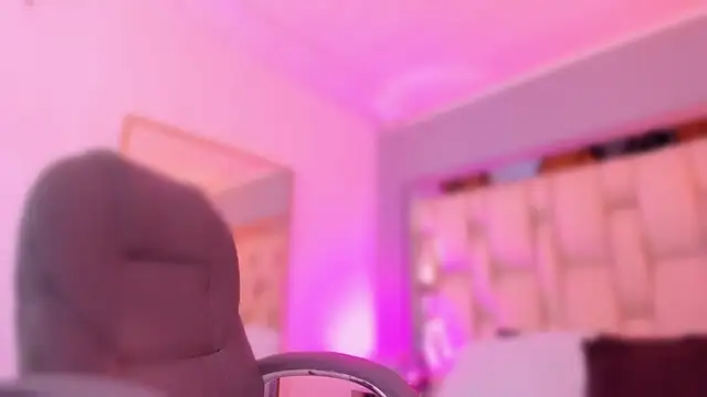 AishaKassandra Adlı Modelin Canlı XXX Sohbeti
