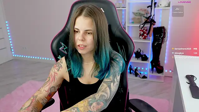 QueenAliceX: онлайн-секс-чат