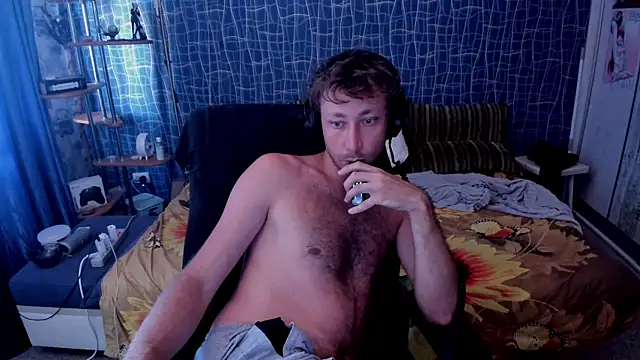 CuteBoy228 élő XXX-chatje