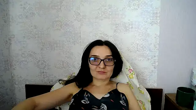 Shiny_gine's Live XXX Chat