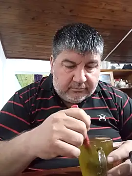 tatingordin élő XXX-chatje