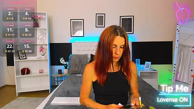 KiraNeeww's Live XXX Chat