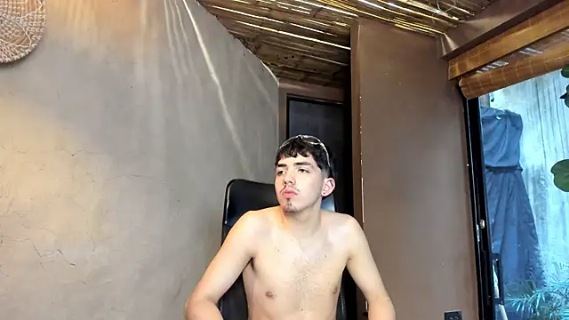 AxelStong Live XXX-chat