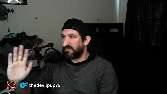 DevilPup75_ Live XXX-chat