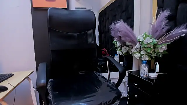 MiaRouss69n Live XXX chat