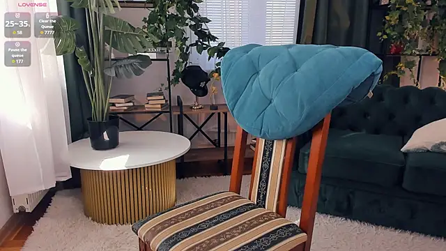 InesPiek Chat XXX live