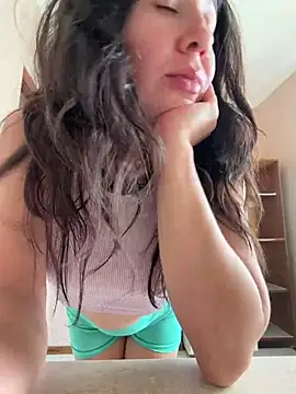 InnocentDevil_'s Live XXX Chat