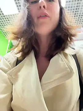XXX chat uživo modela Dina_Tease