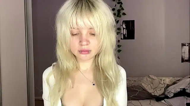 CoralBarra's Live XXX Chat