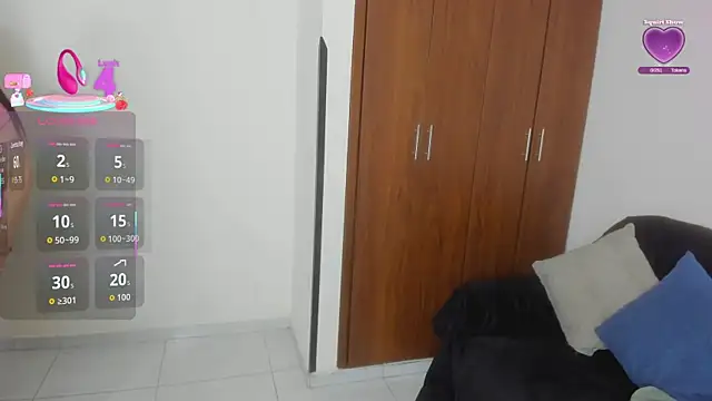 kiraGeiner's Live XXX Chat