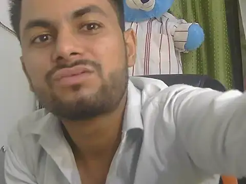 Stubborndesiboy live XXX chat