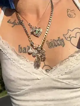 IttyBittyStonie's Live XXX Chat