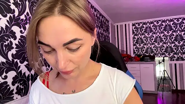 Vellora_ Adlı Modelin Canlı XXX Sohbeti