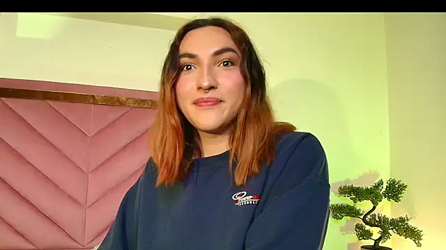 tomlondonn_2 Adlı Modelin Canlı XXX Sohbeti