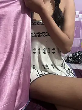 Sandhya_77's Live XXX Chat