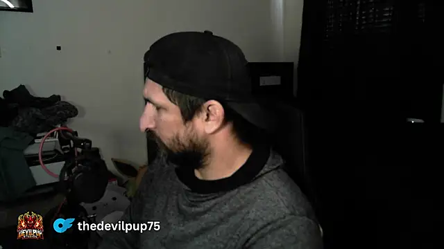 DevilPup75_ Chat XXX in diretta