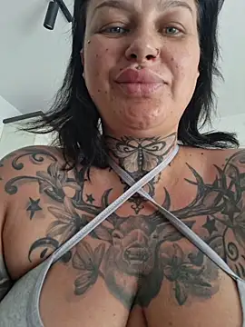 _VelvetAura_'s Live XXX Chat