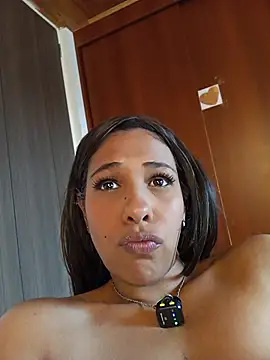 XXX chat uživo modela Ivon_C
