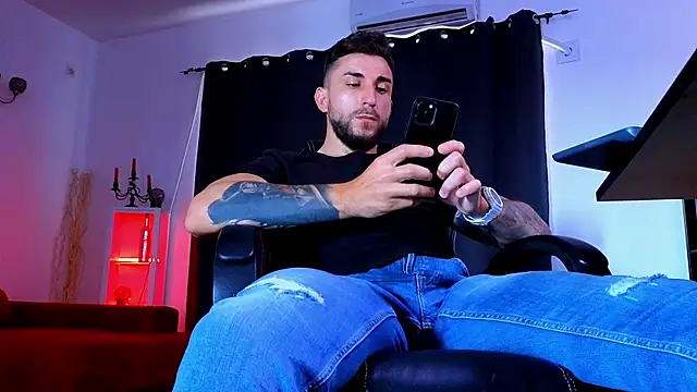 MightyAaron66 Chat XXX in diretta