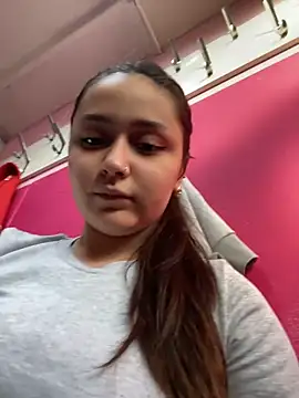 EvelynFly élő XXX-chatje