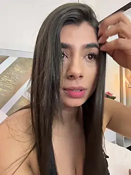 ZiaCalifa's Live XXX Chat
