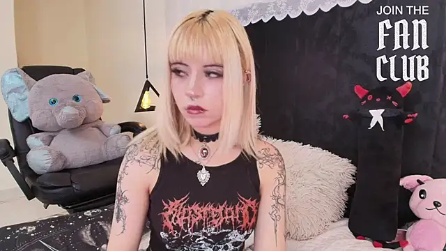 Chat XXX en directo de IvyBelle_