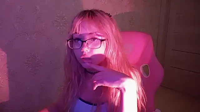 Chat XXX en directo de DelicaBrome