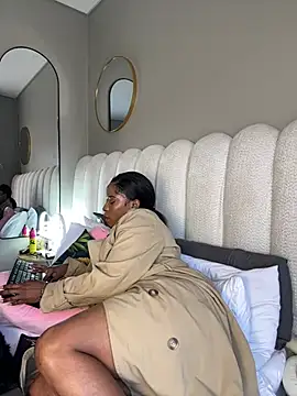 MIAMI9 Live XXX Chat