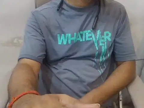 Aloneisbest Chat XXX live