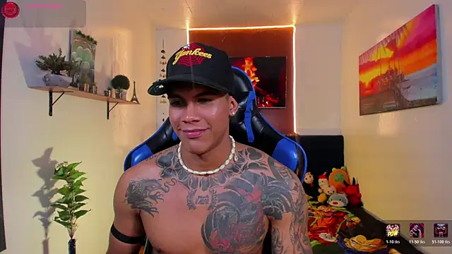 Damian_latinxxx Show in webcam