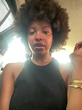 Chat XXX en directo de Queenkimi777