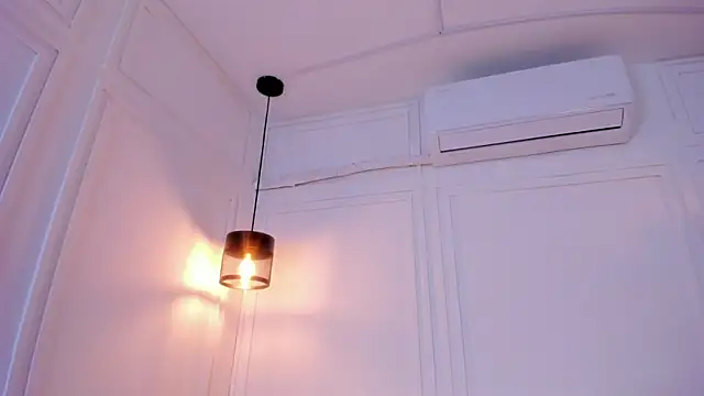 Anne_Millerr élő XXX-chatje