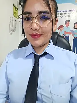 Chat +18 de MAYE__13 ao vivo