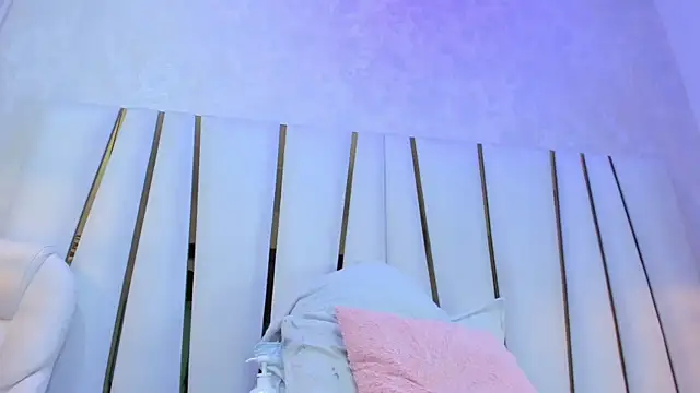 violet_gray_ élő XXX-chatje