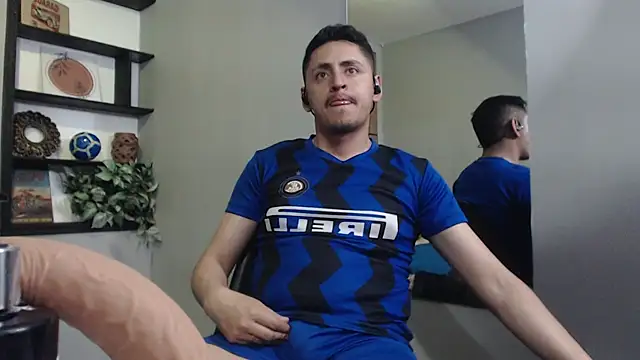 kevin_23_ live XXX chat