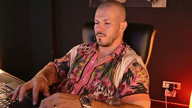 Онлайн чат XXX AngeloEric