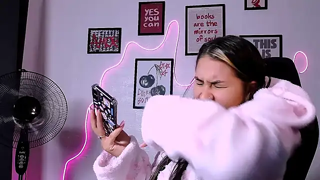 AlisaFrost Chat XXX in diretta
