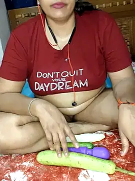 Hot_Darling001 Adlı Modelin Canlı XXX Sohbeti