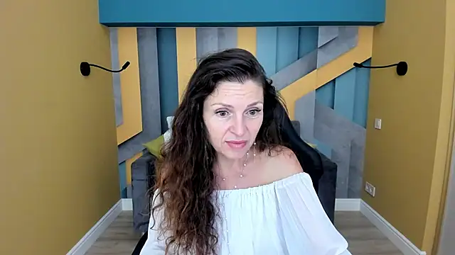 EllaLong Adlı Modelin Canlı XXX Sohbeti