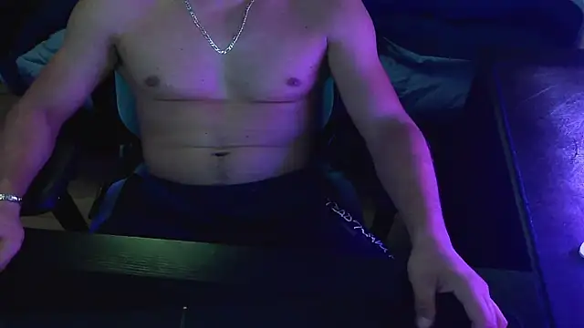 Yoloyo93 Adlı Modelin Canlı XXX Sohbeti